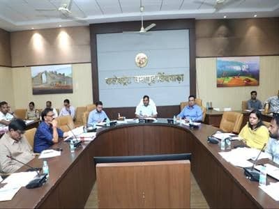 कलेक्टर ने दिए समय सीमा प्रकरणों के त्वरित निराकरण के निर्देश